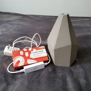 Saje Gray Geometric Diffuser with Good Cheer Oil